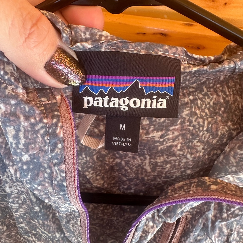 Patagonia packable rain jacket NWOT
